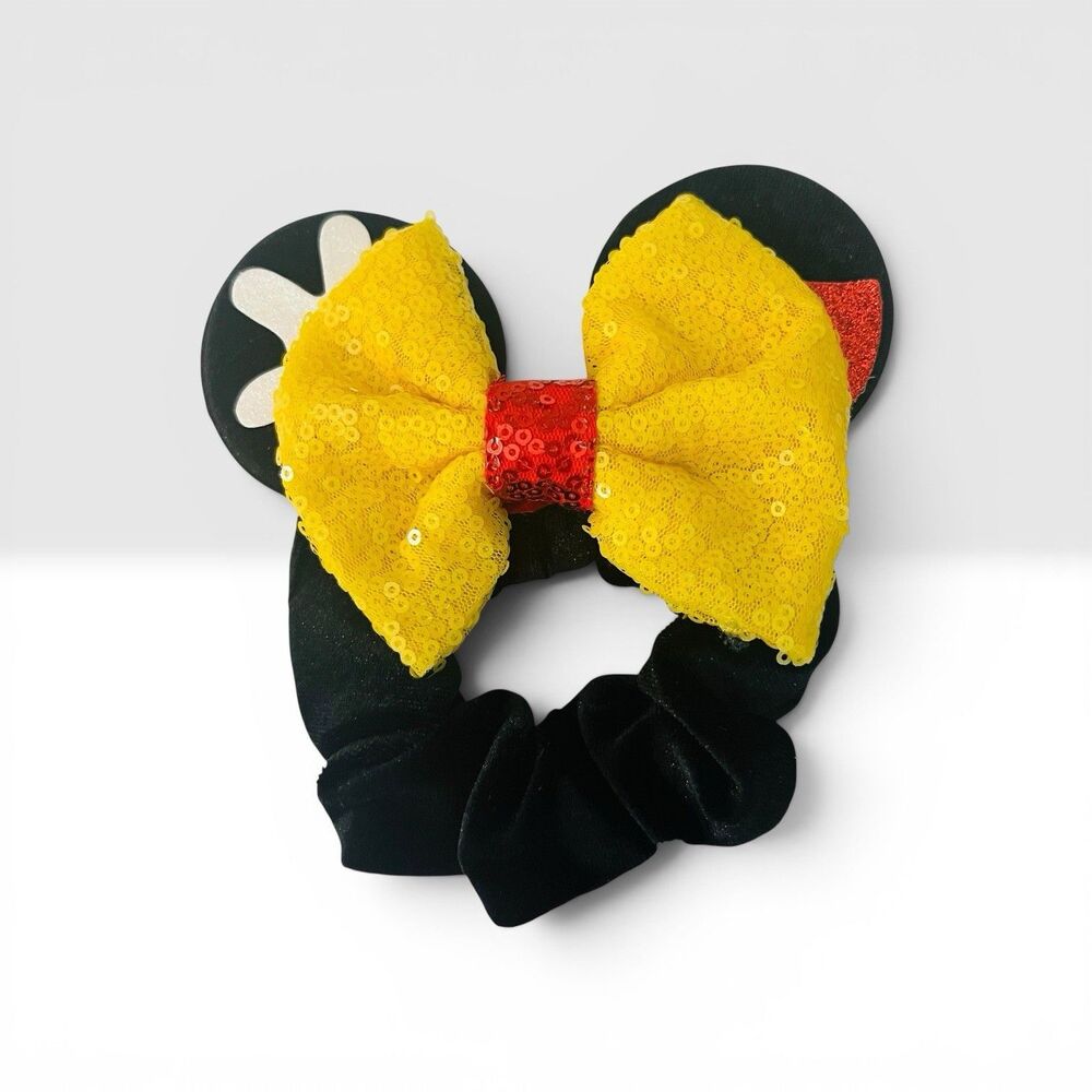 Handcrafted Minnie Mouse-Inspired Scrunchie Set – Set of 3 - Picture 2 of 5